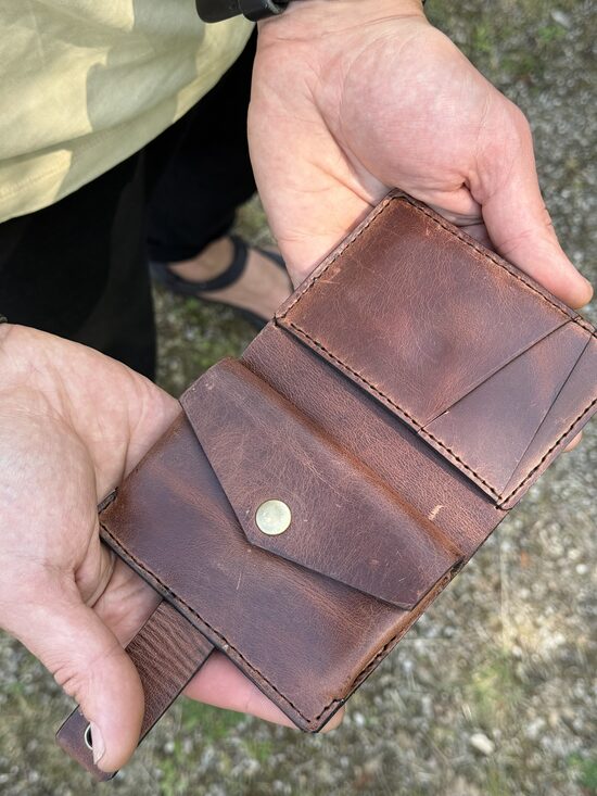 Minimalist leather wallet