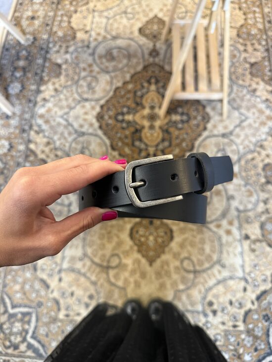 Leather belt with metal buckle. 3 cm