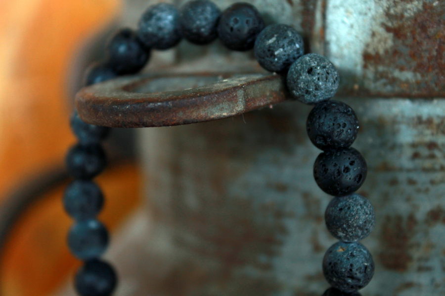 Lavas akmens aproce Melns+Pelēks