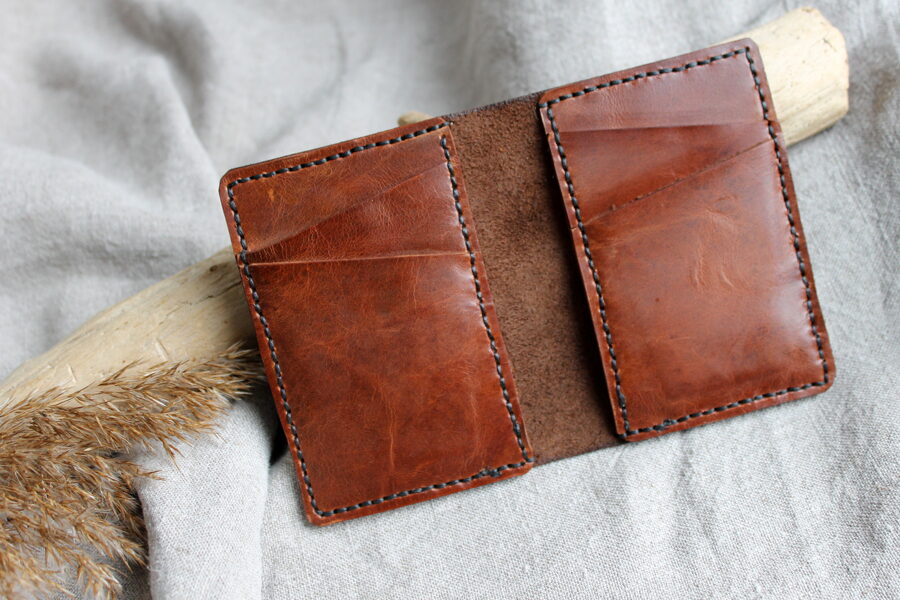 Slim leather wallet. Light brown
